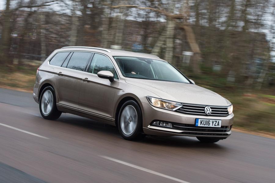  Volkswagen Passat Estate BlueMotion 2015 года  (UK) (фото 13 из 30)